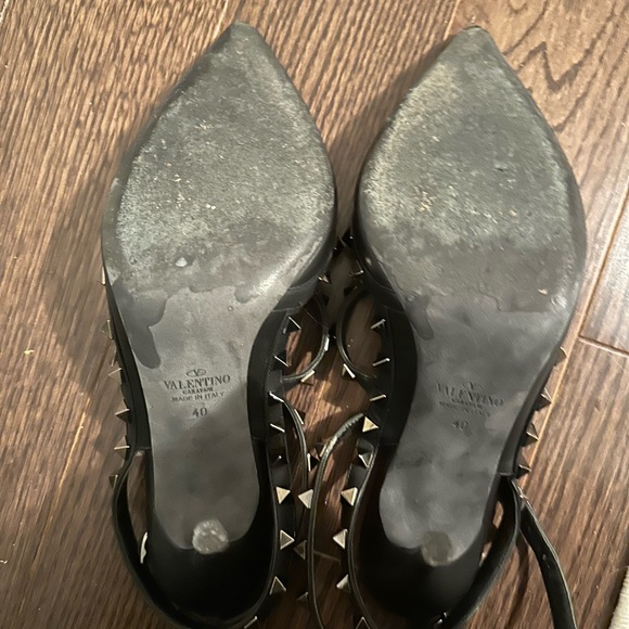 Valentino Garavani Rockstud t-strap - Picture 10 of 16